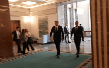 Yeni Parti kapalı grup toplantısı